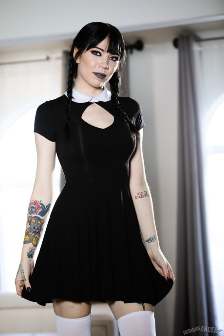 Seductive goth bitch GF lady Leda Bear getting her warm snatch sexed deep in the office