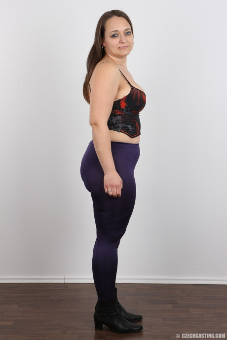 Chubby Czech mature woman Helena gets nude at the castings