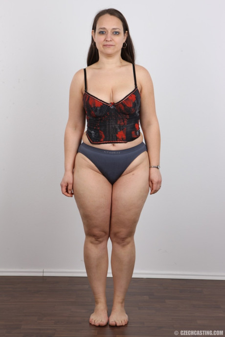 Chubby Czech mature woman Helena gets nude at the castings