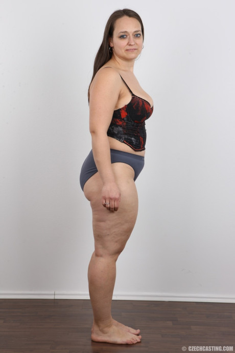 Chubby Czech mature woman Helena gets nude at the castings