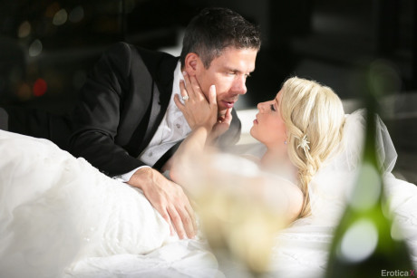 Blondie chick broad Anikka Albrite gets screwed by her new fiance after the wedding