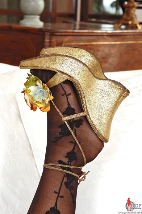 Hot Legs And Feet Ines Cudna