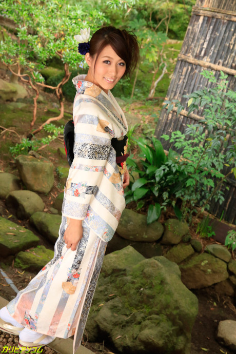 Thin oriental goddess Aoi Mizuno enjoying a fantastic outdoor threesome