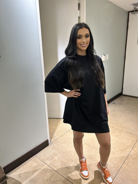 Ravishing latina babe Daniela Alonso teases with her firm behind in charming lingerie