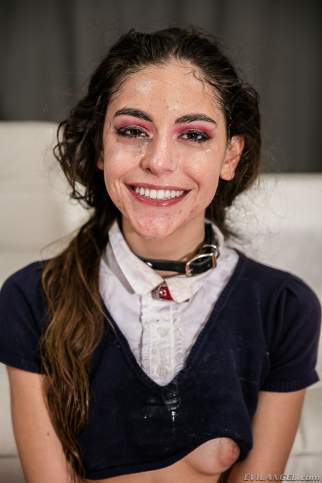 Skinny Arielle Faye puts humongous mouth around gigantic meat & gets a great giant facial