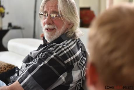 Stunning hispanic MILF with enormous tits Ariella Ferrara gets boned by horny dude