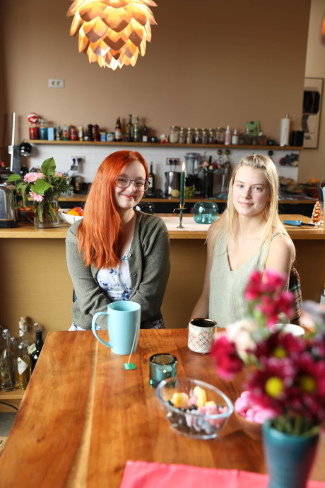 Ersties starring Iva, Jolien Hot Pics