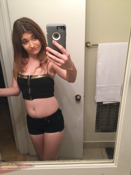 Skinny young Ariel Mc Gwire makes her naked modeling debut in bathroom selfies