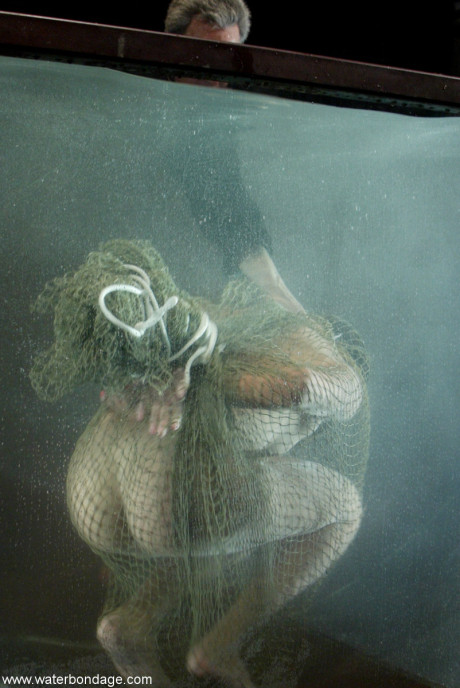Water Bondage Keeani Lei