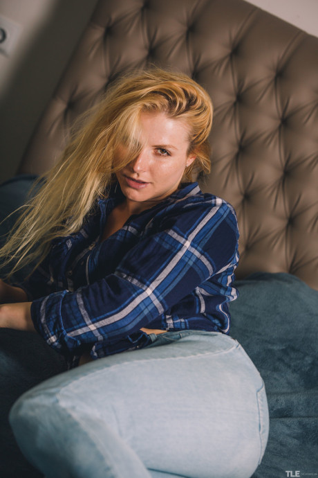 The Life Erotic performed by Jade XXX Pictures