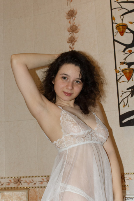 Zishy performed by Tasia Loomer XXX Pics