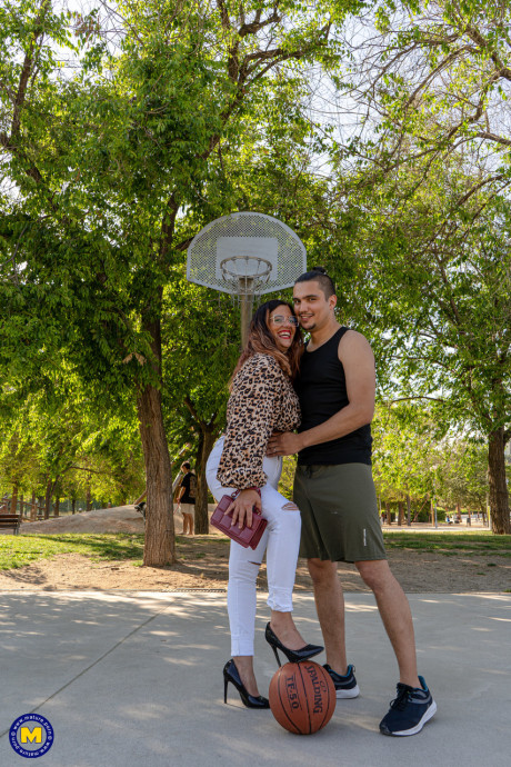 Hot MILF Lya Lips seduces a basketballer and takes his boner anally