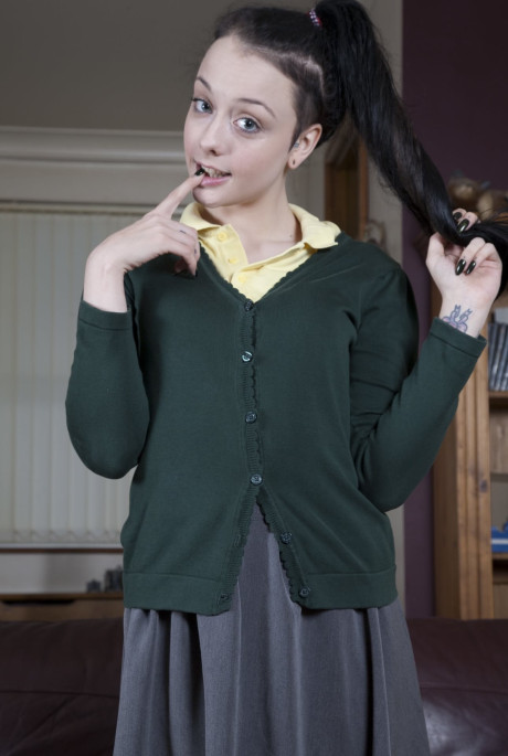 Brunette XXX Porn Galleries