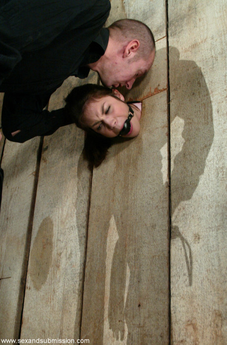 Fine MILF Faith Leon gets bound, humiliated and toyed by her master