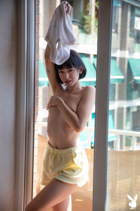 Slim brunette honey Sophia flaunts her fabulous curves in a solo show