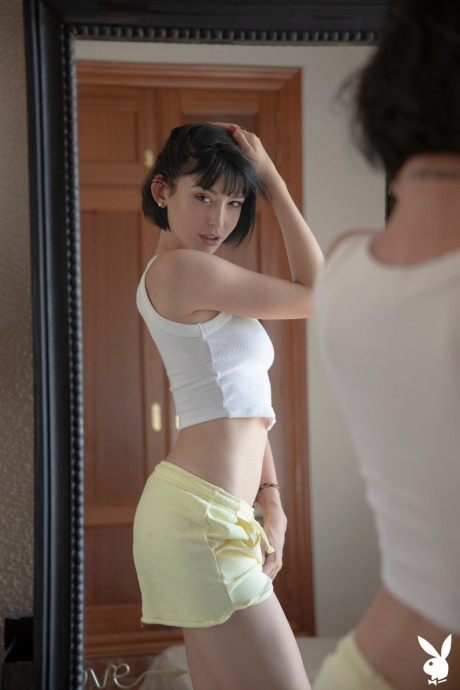 Slim brunette honey Sophia flaunts her fabulous curves in a solo show