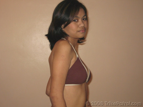 Adorable Filipina Kaye La Guardia strips and poses naked in a hotel room