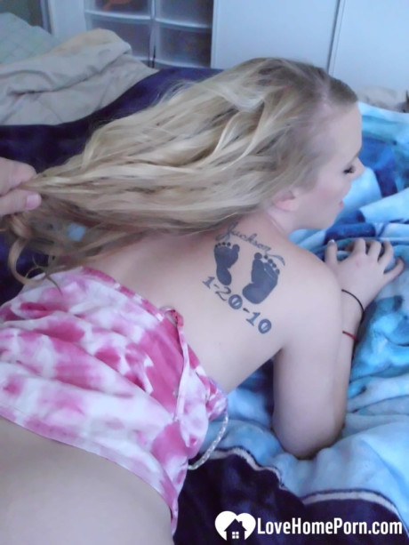 Stunning fiance getting her beaver finger nailed and dicked in POV