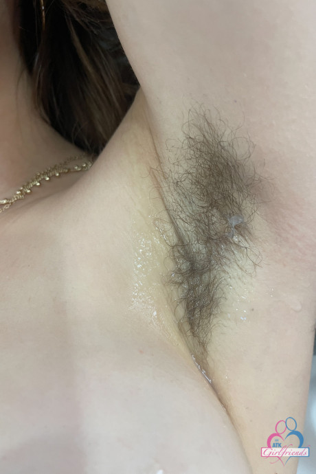 Amateur Fiona Sprouts shows her boobies & silky armpits & spreads her bald vagina
