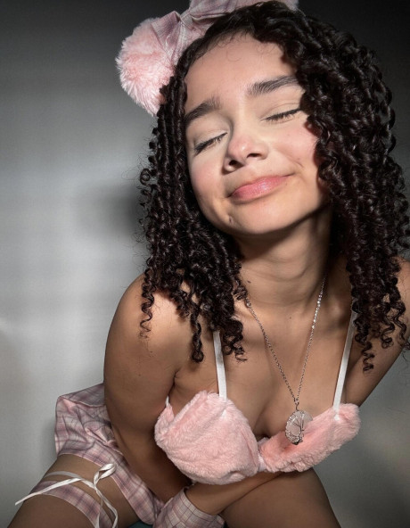 Blowketing performed by Cutejita Porn Pics