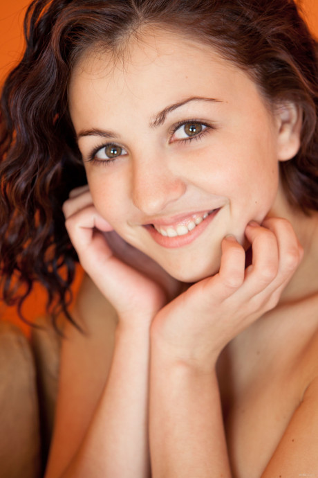 Erotic hottie performed by Sophia F naked XXX
