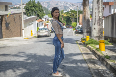 Attractive latina teen Denisse Gomez flaunts her ravishing figure in jeans