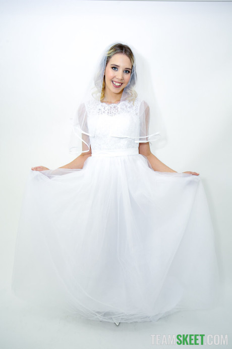 Petite young bride with a nice bum Sophia Sterling gets screwed by her godfather