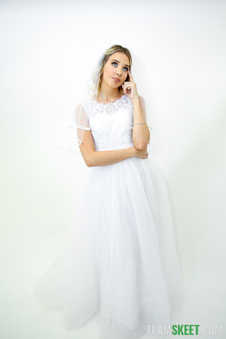 Petite young bride with a nice bum Sophia Sterling gets screwed by her godfather