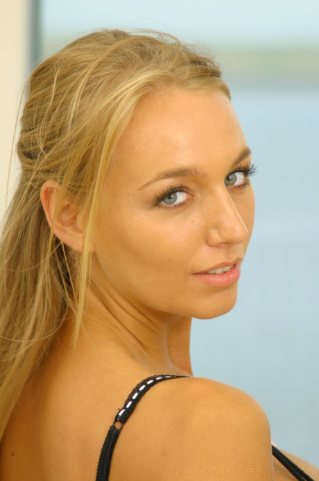 Hot babe Hayley-Marie shows her perfect naturals and poses in black underwear
