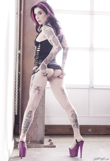 Amateur MILF Joanna Angel showing off her heavily tattooed body in the naked
