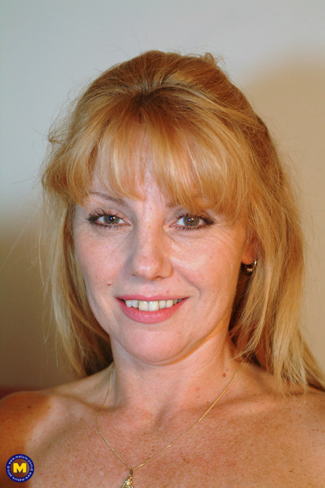Older fiance Kristel rides her secret man reverse cowgirl style on a couch