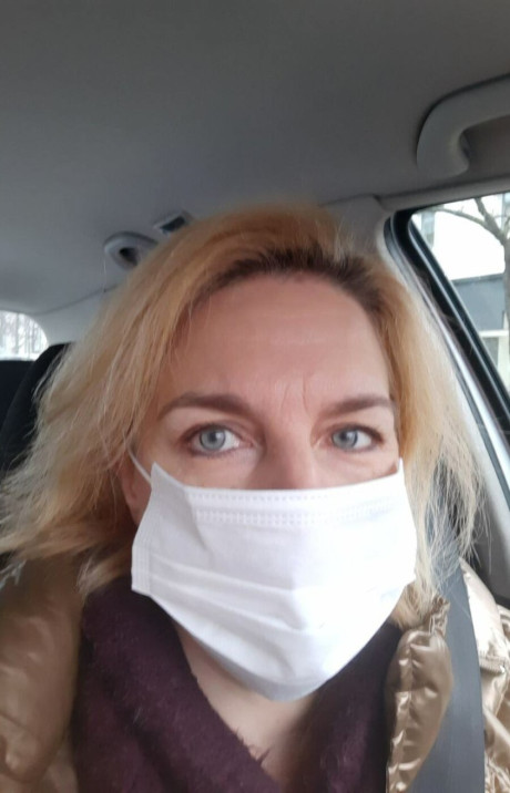 Ravishing mature blue-eyed India Baddie flaunts her hot curves and enormous juggs