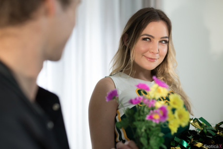 Busty cheerleader Blair Williams gives a handsome QB a great fucking lesson