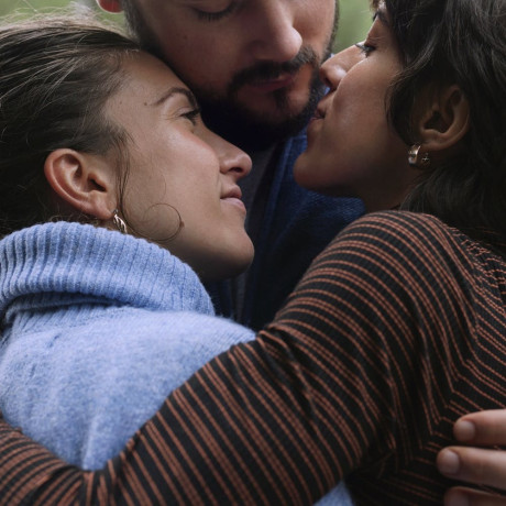 Hot wife Bunnie Bennett fools around with her boy bf guy mistress in a threesome