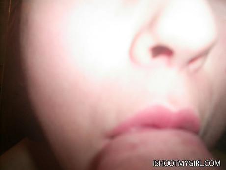 Amateur girl Tanya gives her boyfriend a blowing oral sex in the dark