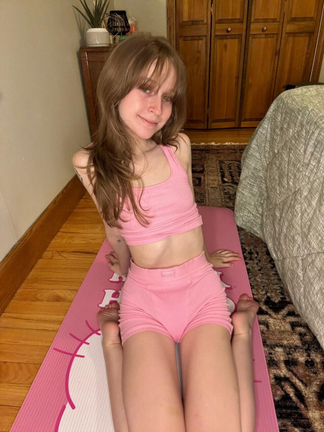 OnlyFans Teensy Bella performed by Teensy Bella Hot Pics