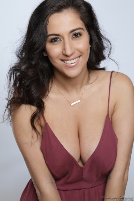Foxy April O'neil displaying her magical tits and super furry cunt