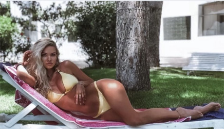 Attractive OnlyFans cam model shows off her ravishing thin body in bikinis