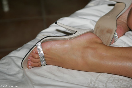 Lesbian MILF Silvia Saint & a fine teenie licking each other's cute feet & toes