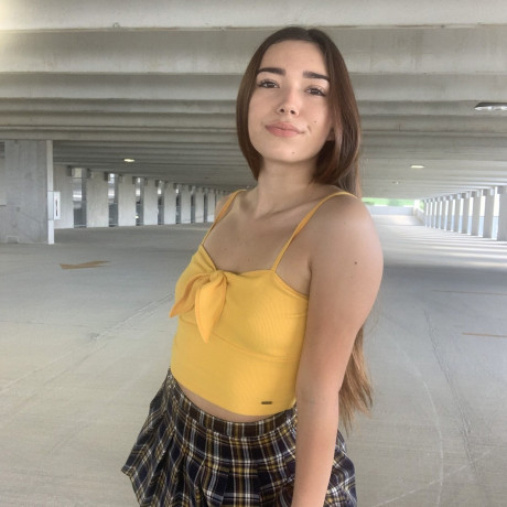 Wild amateur babe Samly Puff lifts her skirt up and shows her monstrous butt