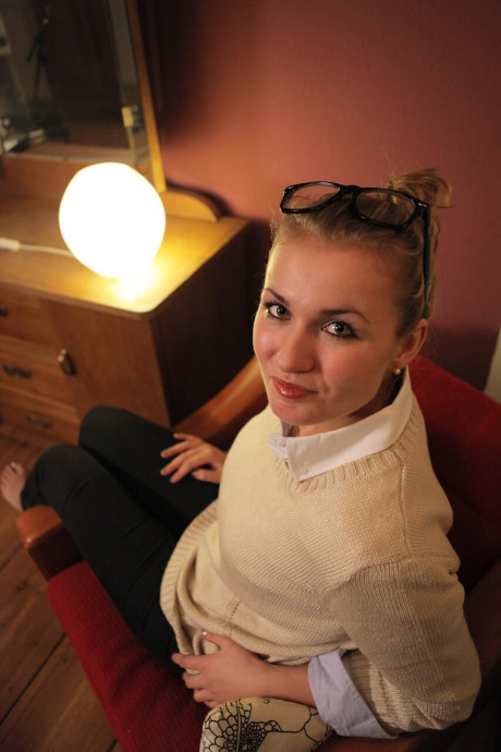 German girl girl ends up undressed before receiving a massage from a unclothed female