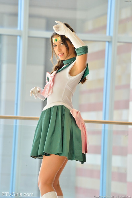 Brunette beauty Melody flashes her shaved snatch & toys her anus in public
