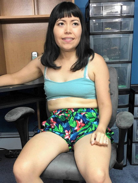 Petite asian wifey Yuka Ozaki gives a deepthroat blowjob and licks balls