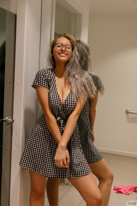 Adorable American amateur Maddie Crump flashes her giant tit & teases in public