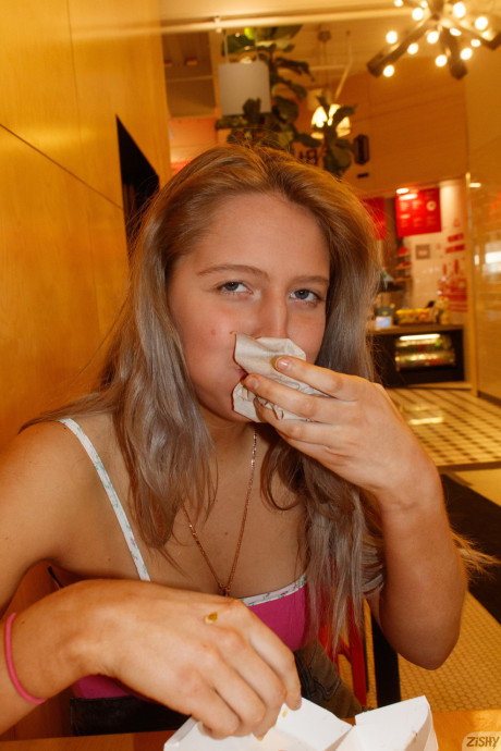 Adorable American amateur Maddie Crump flashes her giant tit & teases in public