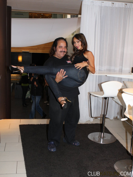 Middle-aged chinese lady Katsuni goes to work as an exotic dancer