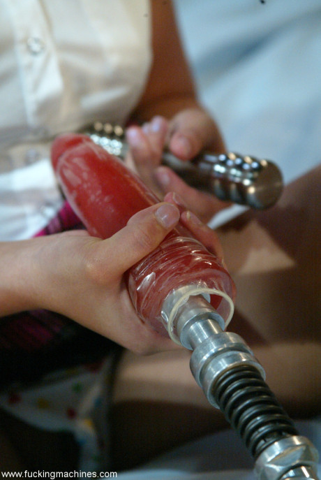 Chinese babe with pigtails Tia Tanaka gets toyed by an automatic machine