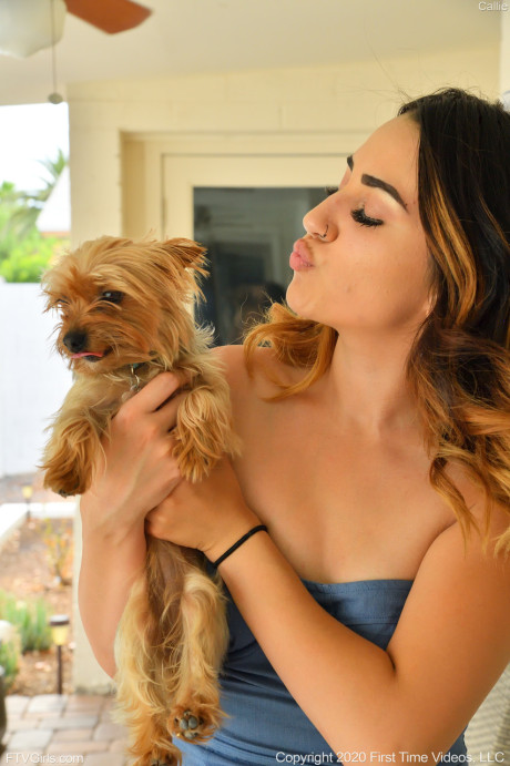 Glamour babe Callie pounds her tasty shaved snatch with a dildo outdoors