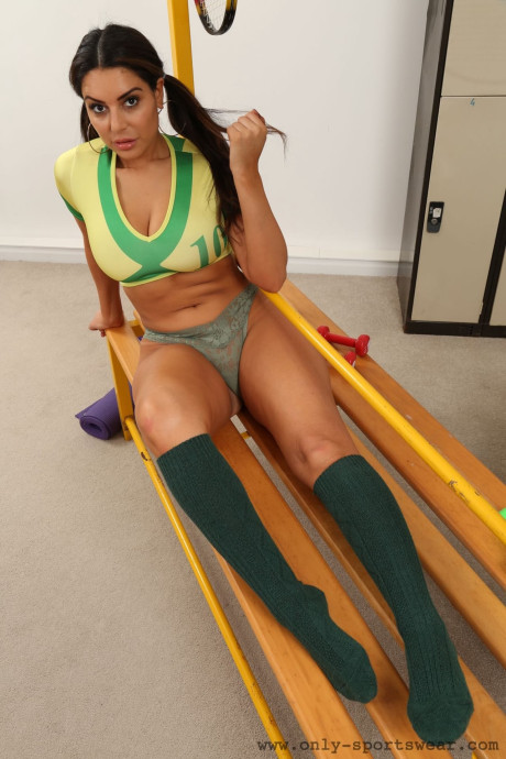 Athletic girl GF woman Charlotte Springer frees her great body from sportswear