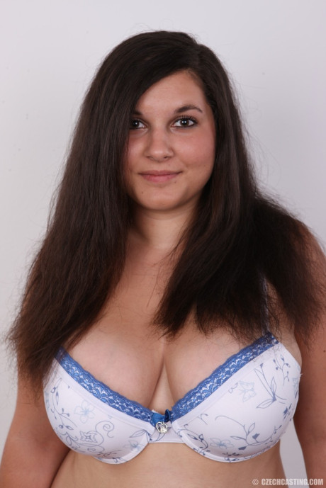 Overweight brunette Lucie undresses to fulfill dreams of becoming a nude model